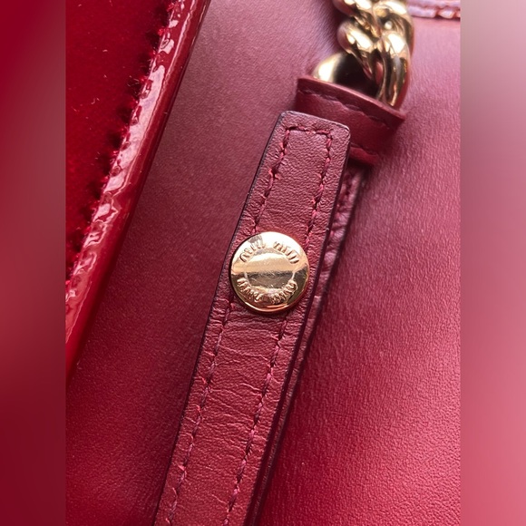 Miu Miu Red Velvet Cross Chain Woc Bow Tie Knot Bag - Picture 13 of 16